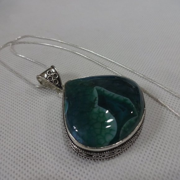 Gorgeous "GREEN BOTSWANA AGATE" Handmade Sterling Pendant on a 18" Chain #380A - Picture 3 of 3